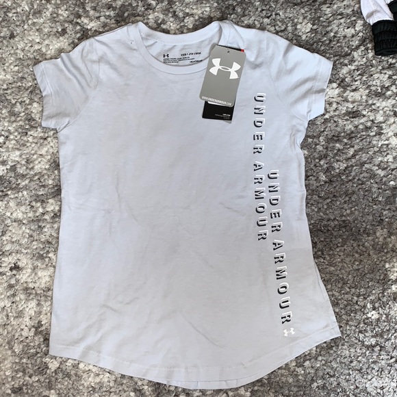 Under Armour Other - Girls Youth XS Under Armour Shirt
